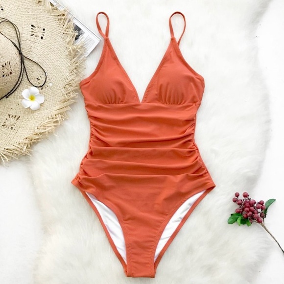 New CUPSHE Bright Day Shirring One Piece
Swimsuit Maillot Orange S NWT Ruching - Picture 2 of 6